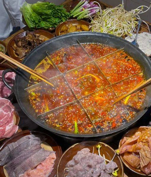 夜猫子”经济：深夜火锅背后的商机PG电子麻将胡了2火锅行业的“(图5)