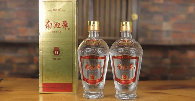 都吃美食喝美酒回国后却集体破防！PG麻将胡了大量乌克兰游客涌入成(图7)